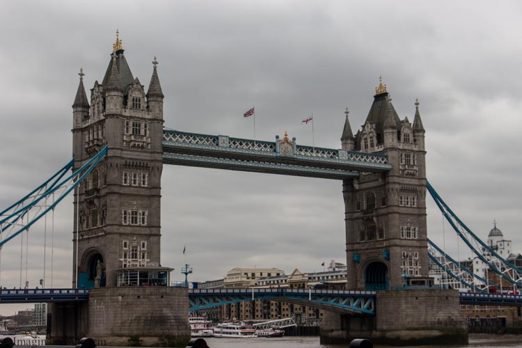 Uma cena do jogo the city of londres.