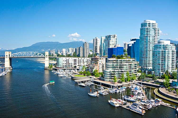 Um passeio de barco em Vancouver também não seria nada mal, hein? - © Adobe Stock / MF